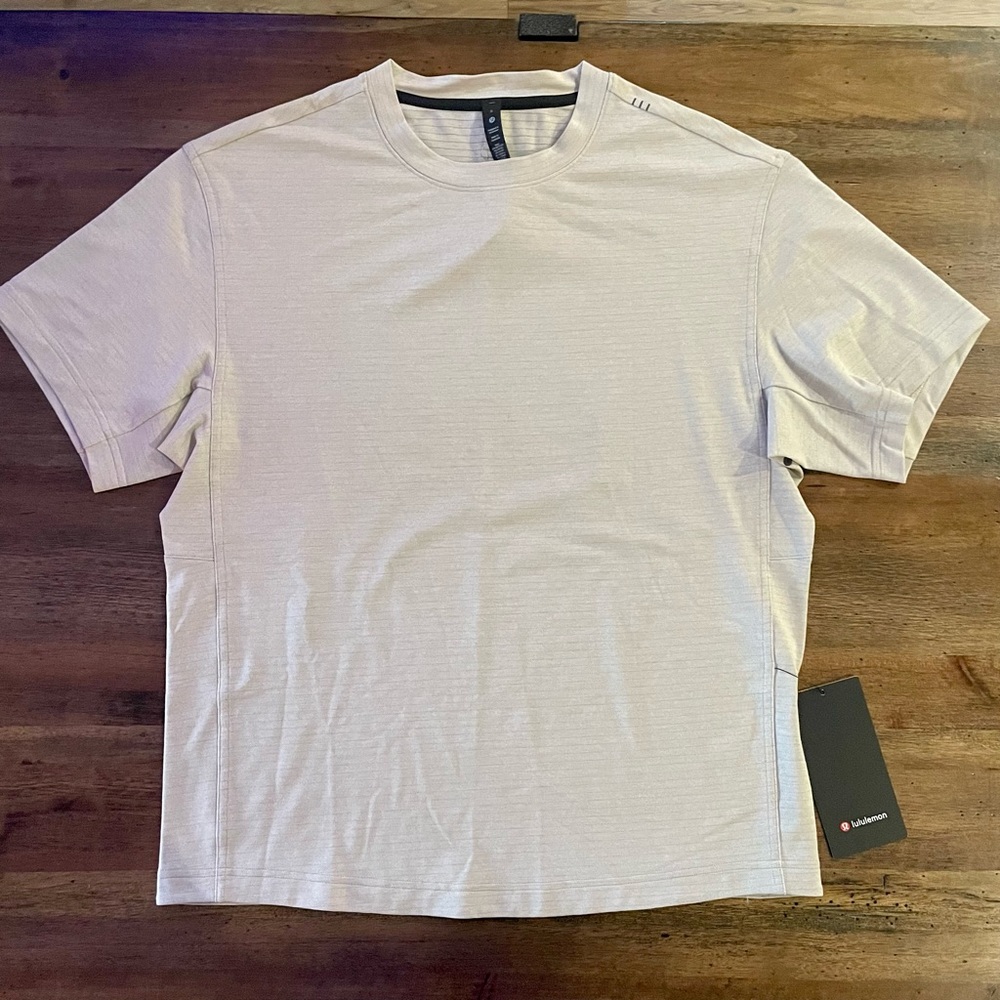 FINAL RESTOCK! Mens Lululemon LINEN RELAXED FIT TRAIN SS, MSRP $78 - Picture 2 of 11